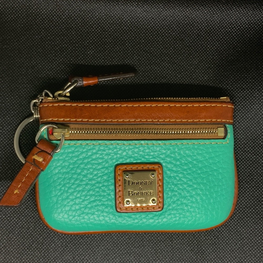 GUC SPEARMINT Dooney & Bourke Pebbled Grain Small Case